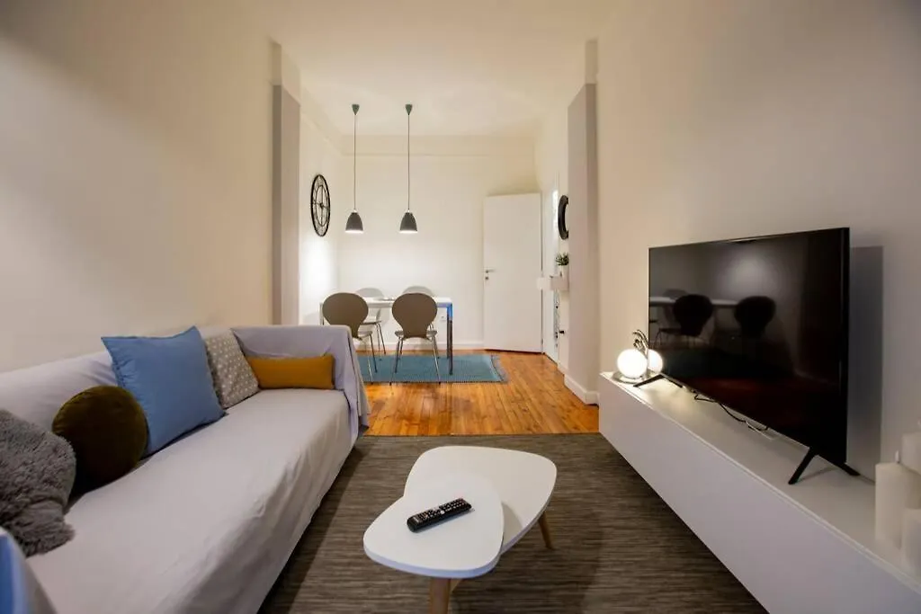 Minimal Chic Central Apartment In Soluň